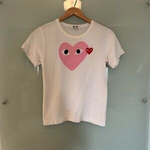 Comme Des Garçons Play
heart logo T-shirt pink and red shirt